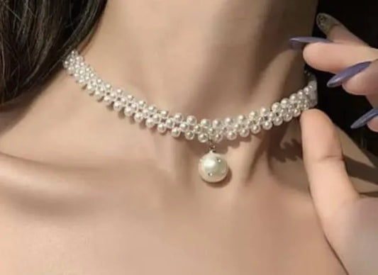 Beautiful Pearl Choker Necklace